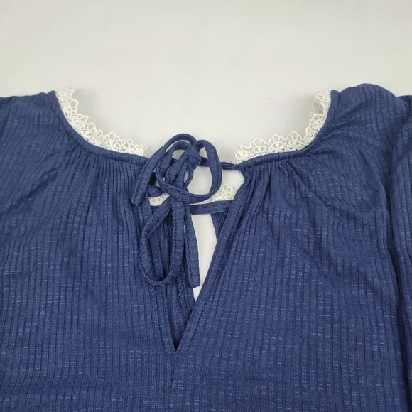 NWT Suzanne Betro ribbed navy wide sleeve embroidered trim flowy top R51 - Picture 7 of 8